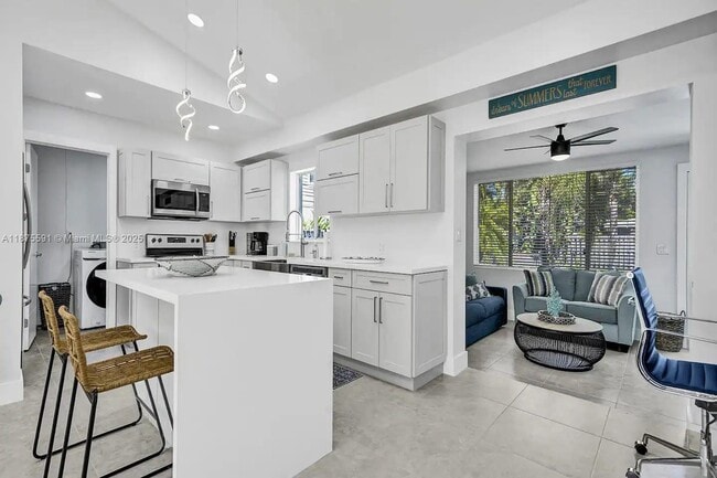 Photo - 1100 NE 17th Way