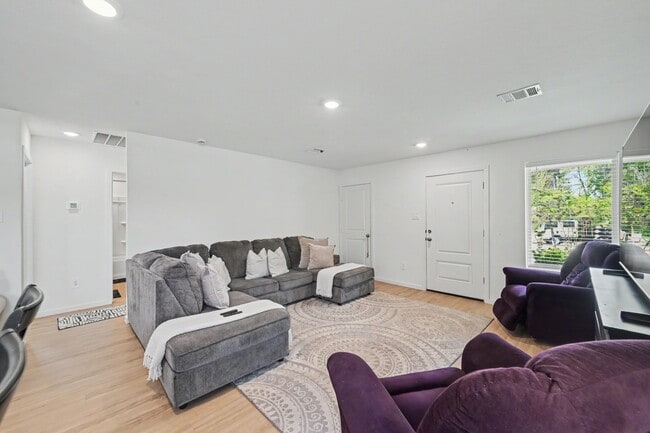 569 Falling Cave Dr