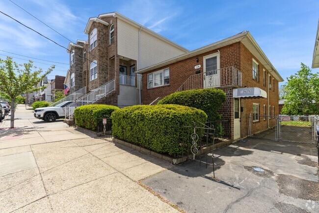 Building Photo - 169 McAdoo Ave Rental