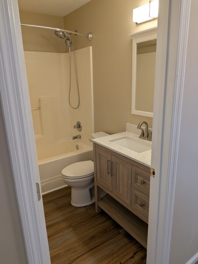 Photo - 913 Weeping Willow Dr Unit Four