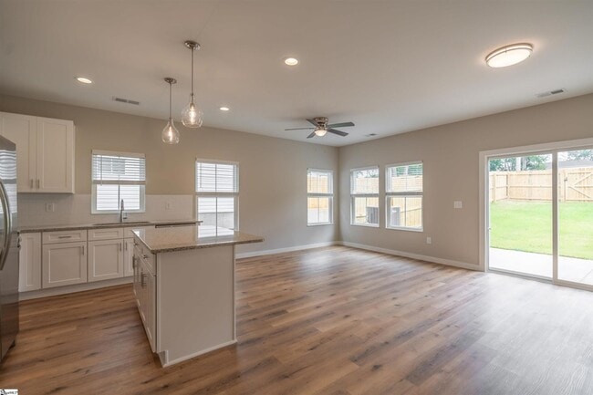 Photo - 124 Woodland Dr