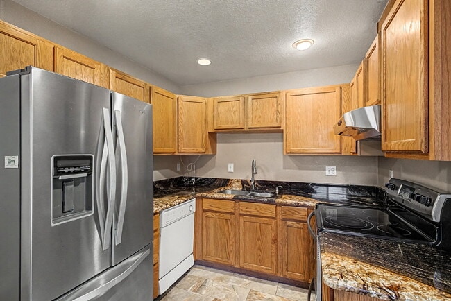 Photo - "Charming 3-Bedroom Duplex in Englewood with 2 Full Baths - Your Ideal Home Awaits!"