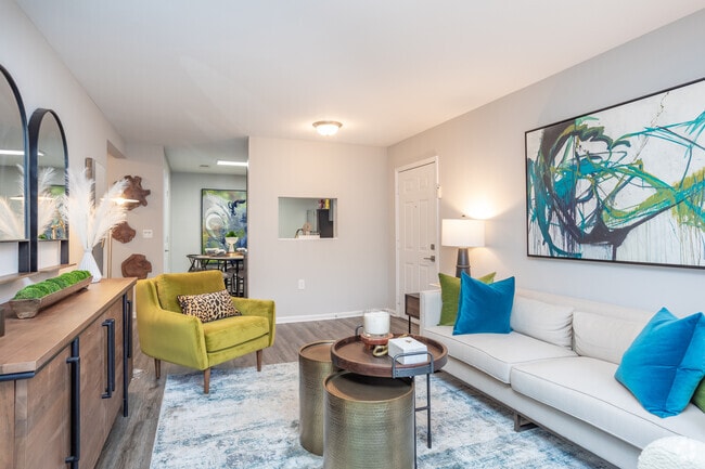 2BR, 2BA - 1,035SF w/Sunroom - Living Area