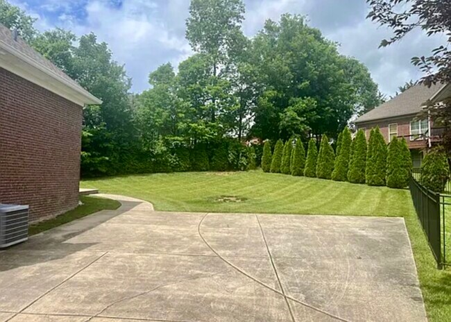 Photo - 901 Glendower Ct