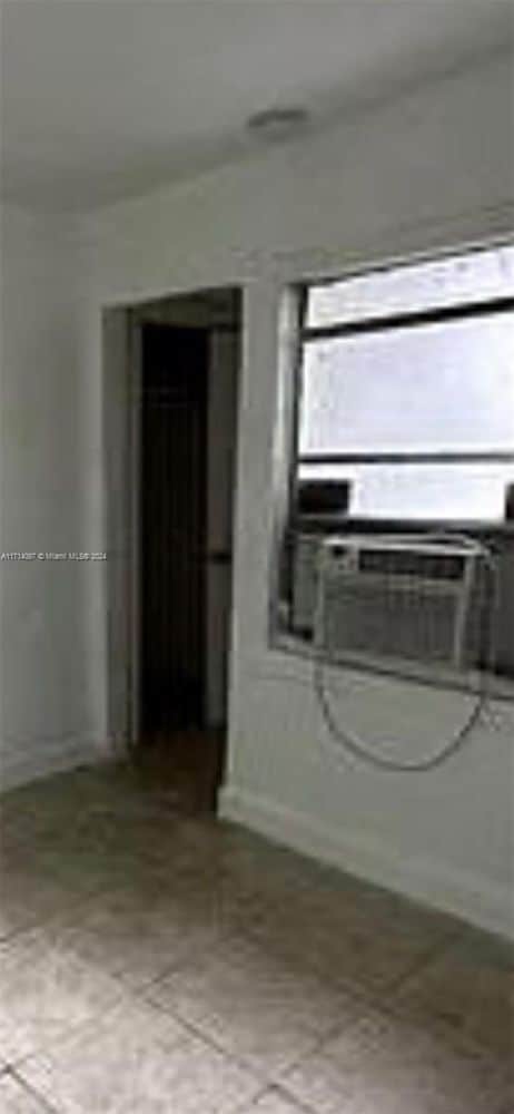 Building Photo - 2431 NW 66th St Unit 2-2 Rental