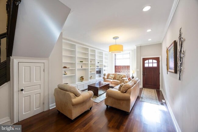 Photo - 314 E 22nd St