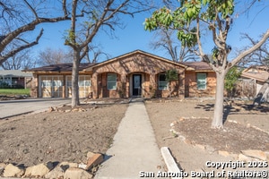 Photo - 607 Colwyn Pass