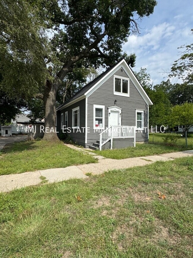 Photo - 634 Catawba Ave