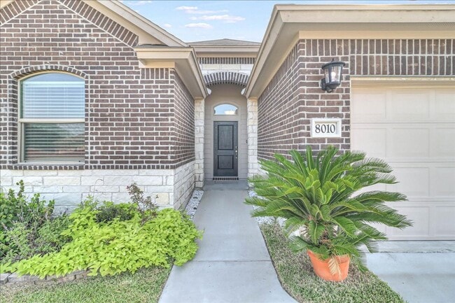Photo - 8010 Calma St