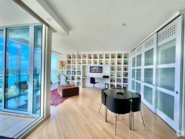 Building Photo - 601 NE 36th St Unit 1403 Rental