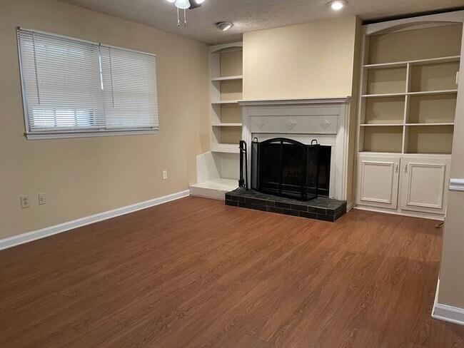 Photo - JAMESTOWN #39