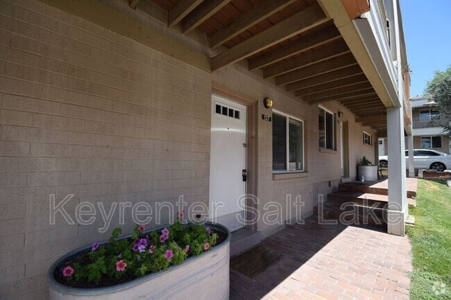 Building Photo - 650 N 300 W Unit #137 Rental