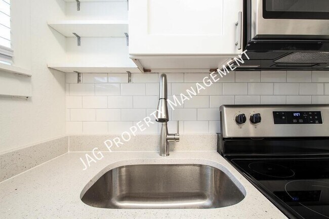 Photo - 2892 College St Unit 2892-2
