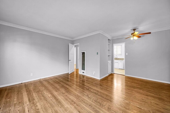Photo - 681 Levering Ave Unit 681