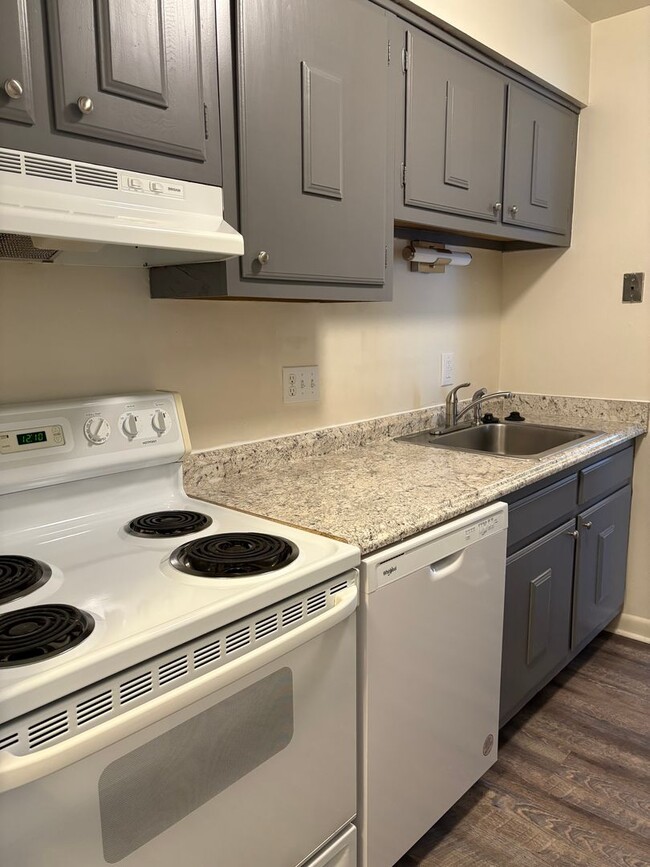 Photo - Wood Grove Place