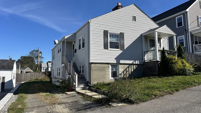 Building Photo - 8 Richfield St Unit 8