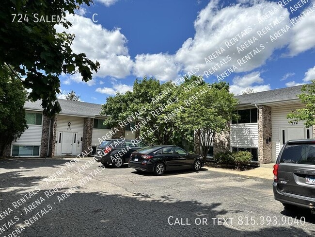 Building Photo - 724 Salem St Unit C