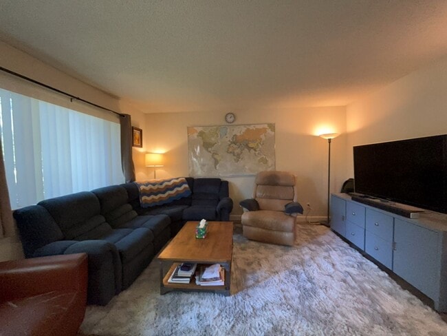 Photo - 2 Bedroom Condo in North Davis for September move in!