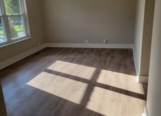 Photo - 348 Kingview Dr