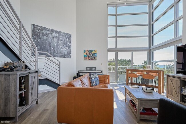 Photo - 2 br, 2 bath Condo - 7700 Collins Ave