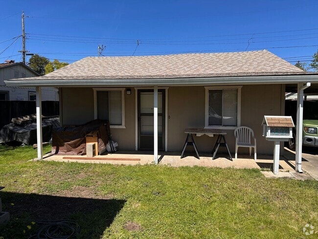 Building Photo - East Sacramento 1 Bed House on Large Lot