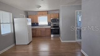 Photo - 38236 Fir Ave