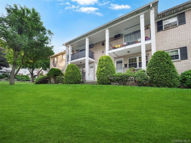 Building Photo - 1 Doxbury Ln
