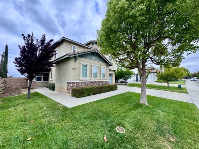 Photo - 5 bedroom 3 bedroom Spencers Crossing home available now for LEASE!