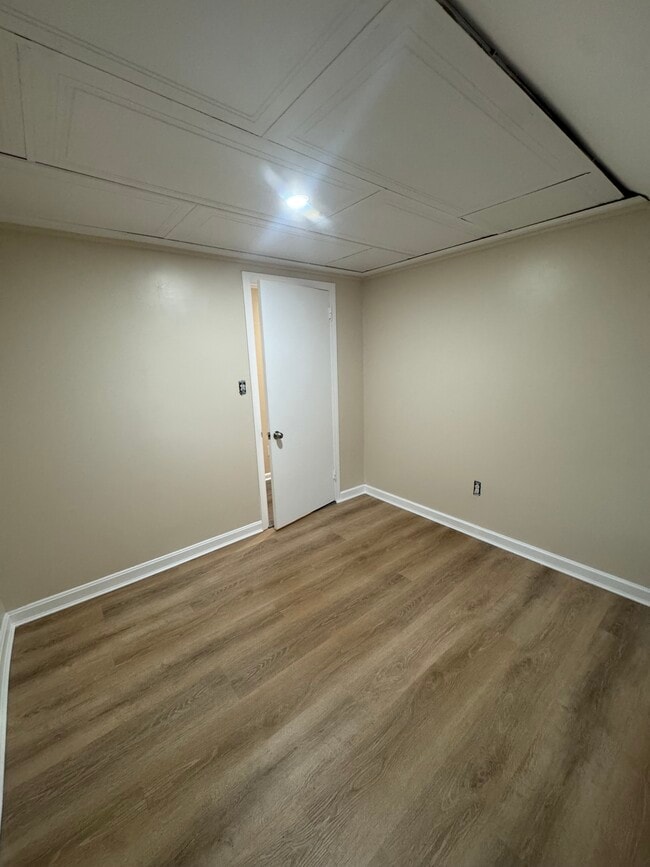 281 Hamlet St