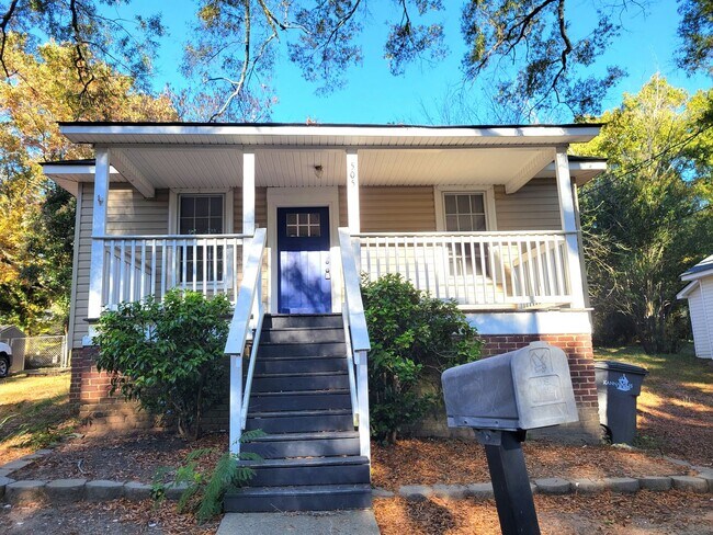 Photo - Bungalow in Kannapolis with Rocking Chair ...