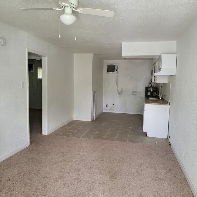 Photo - 3823 Lydia St Unit 2