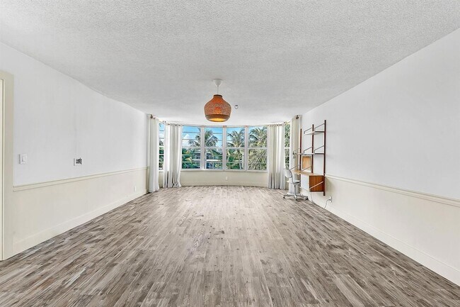 3051 NE 48th St Unidad 301
