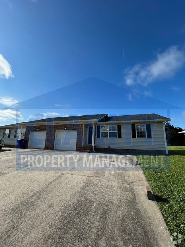 Building Photo - **766/768 Urbane Road NE Unit 766 Rental