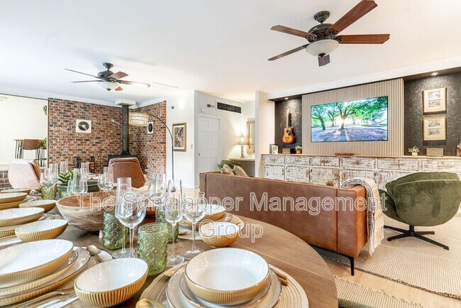 Photo - 4640 Glenn St