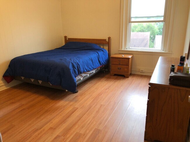 Photo - 332 Ophelia St Unit House