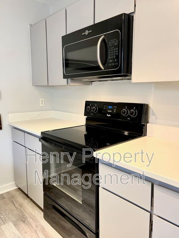 Photo - 150 Carmichael Ct