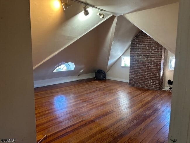 Photo - 324 Claremont Ave Unidad 5