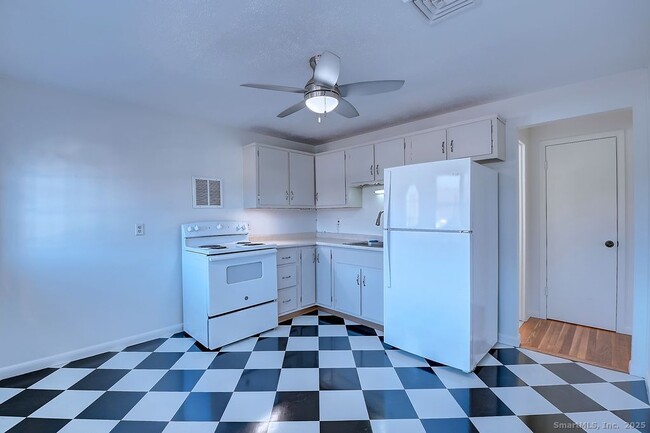 Photo - 139 Phyllis Dr