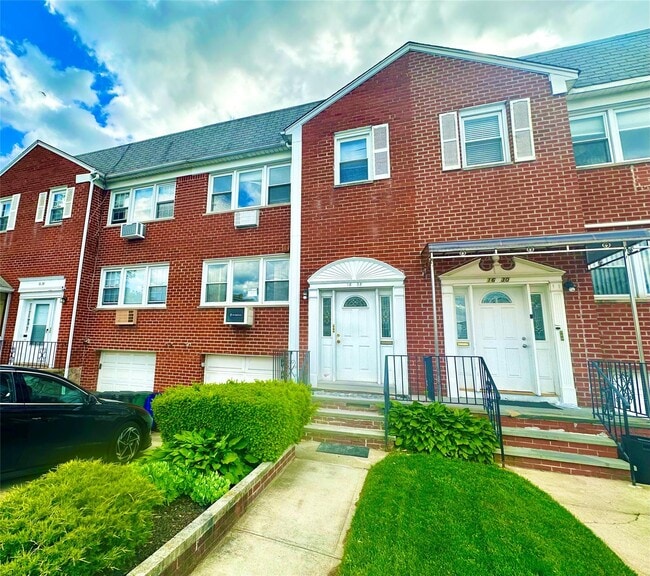 Photo - 16-32-32 Bell Blvd Townhome
