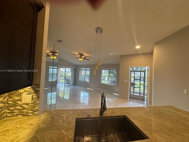 Photo - 9238 Vineland Ct