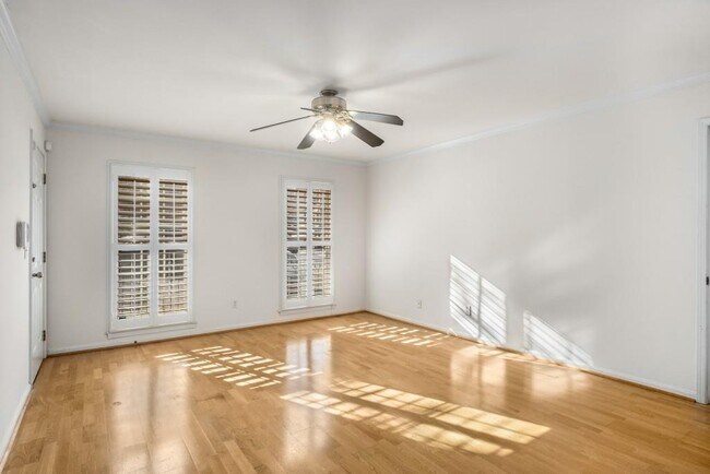 Photo - 1101 Collier Rd NW Unit L3