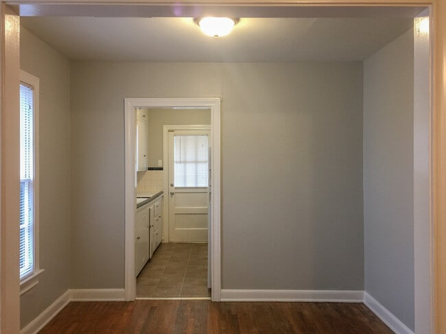 Photo - 1912 S Donnybrook Ave