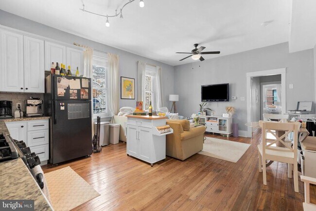 Photo - 508 Bainbridge St Apartment Unit FL2