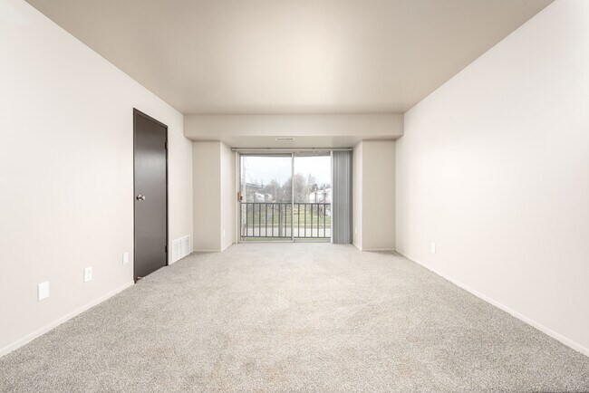 Photo - Everett Apartments