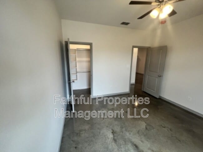 Photo - 19568 Fonda St E