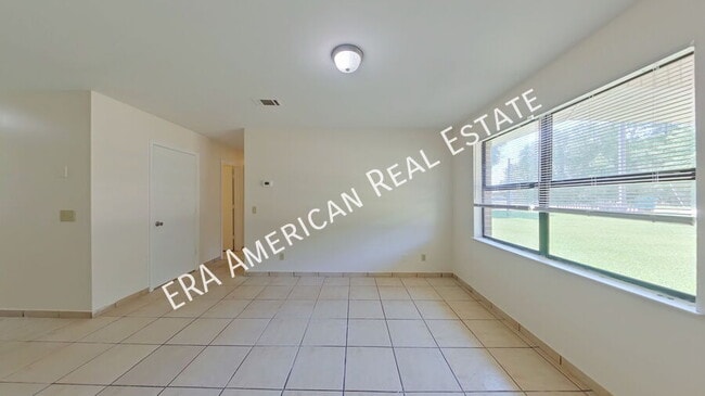 Photo - 162 Twin Trees Dr