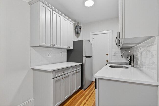 Photo - 137 Englewood Ave