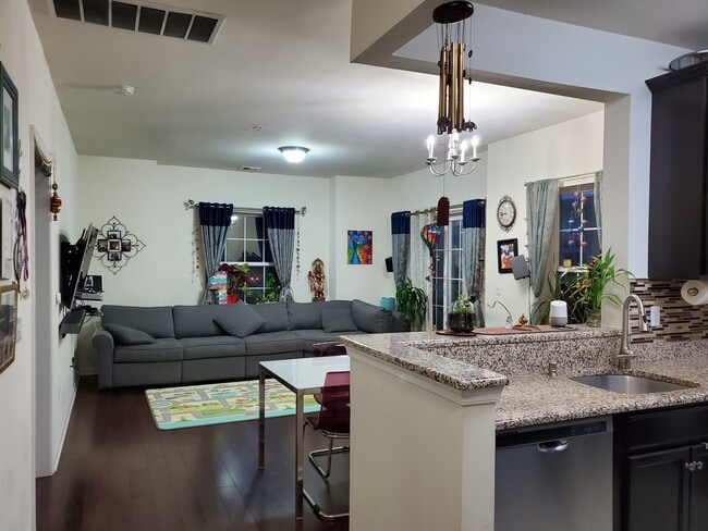 Building Photo - 737 Strassle Way Unit Venkata