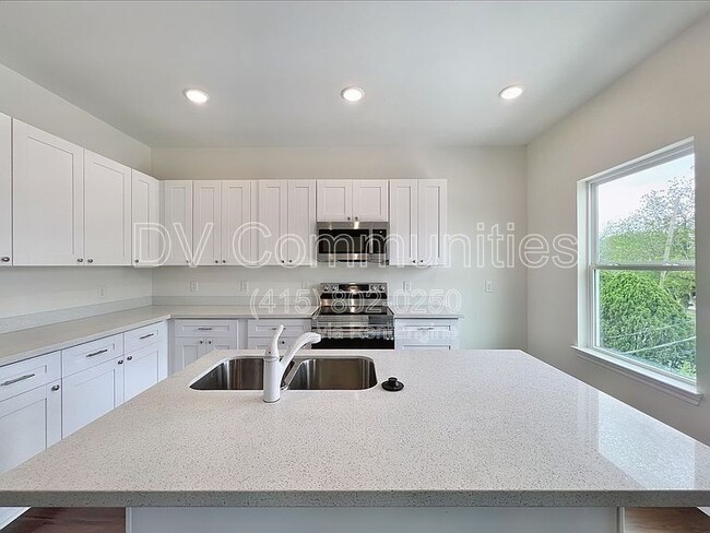 Photo - 906 Boyd Ct