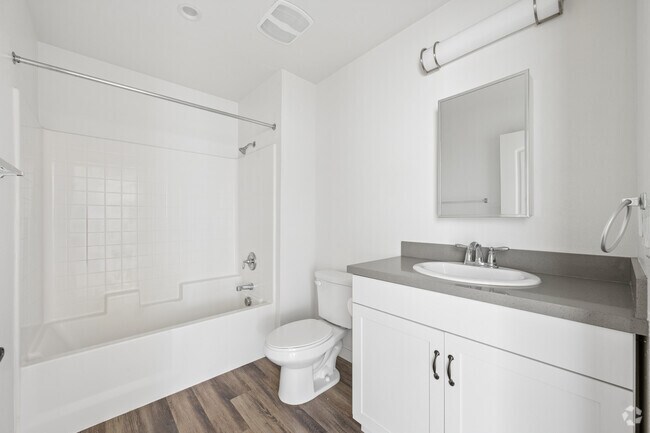 2BR, 2BA - 1020SF - Second Bathroom
